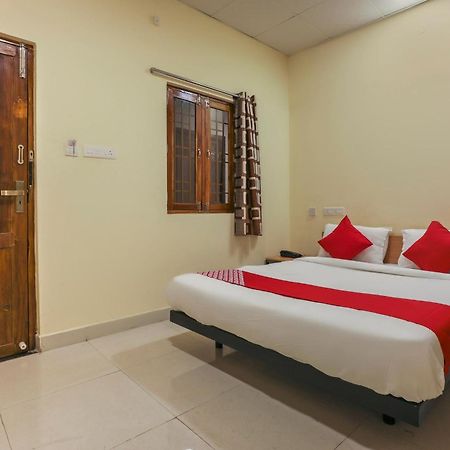 Hotel O Om Sakthi Hotel Пондичерри Экстерьер фото