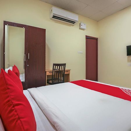Hotel O Om Sakthi Hotel Пондичерри Экстерьер фото