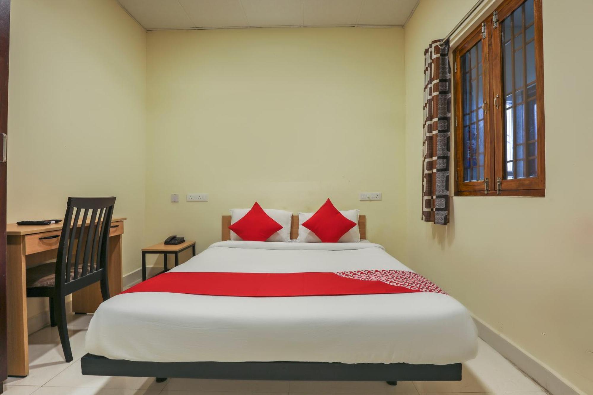 Hotel O Om Sakthi Hotel Пондичерри Экстерьер фото