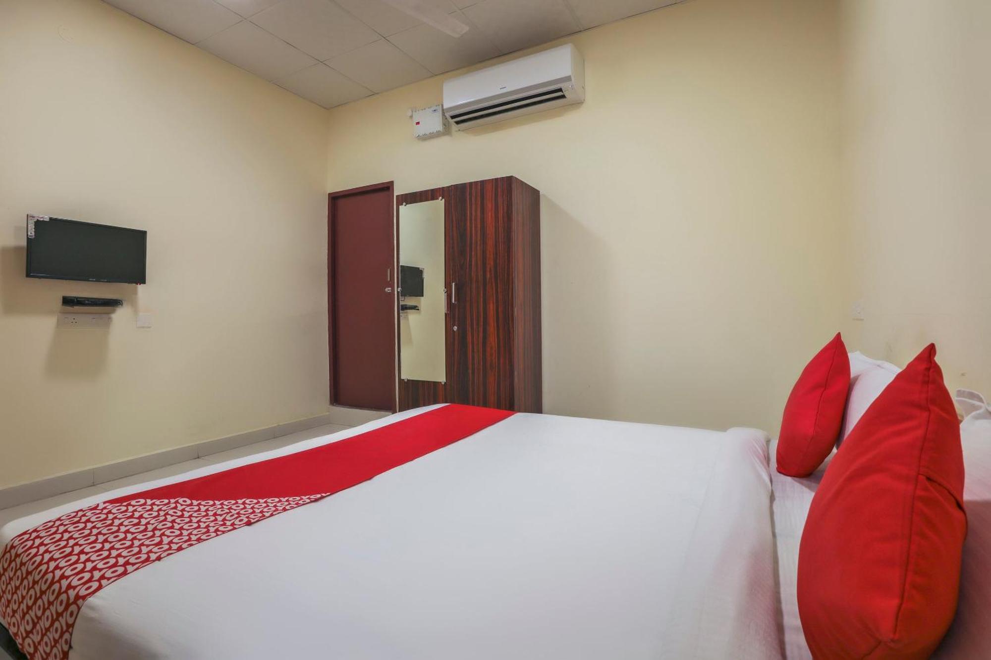 Hotel O Om Sakthi Hotel Пондичерри Экстерьер фото