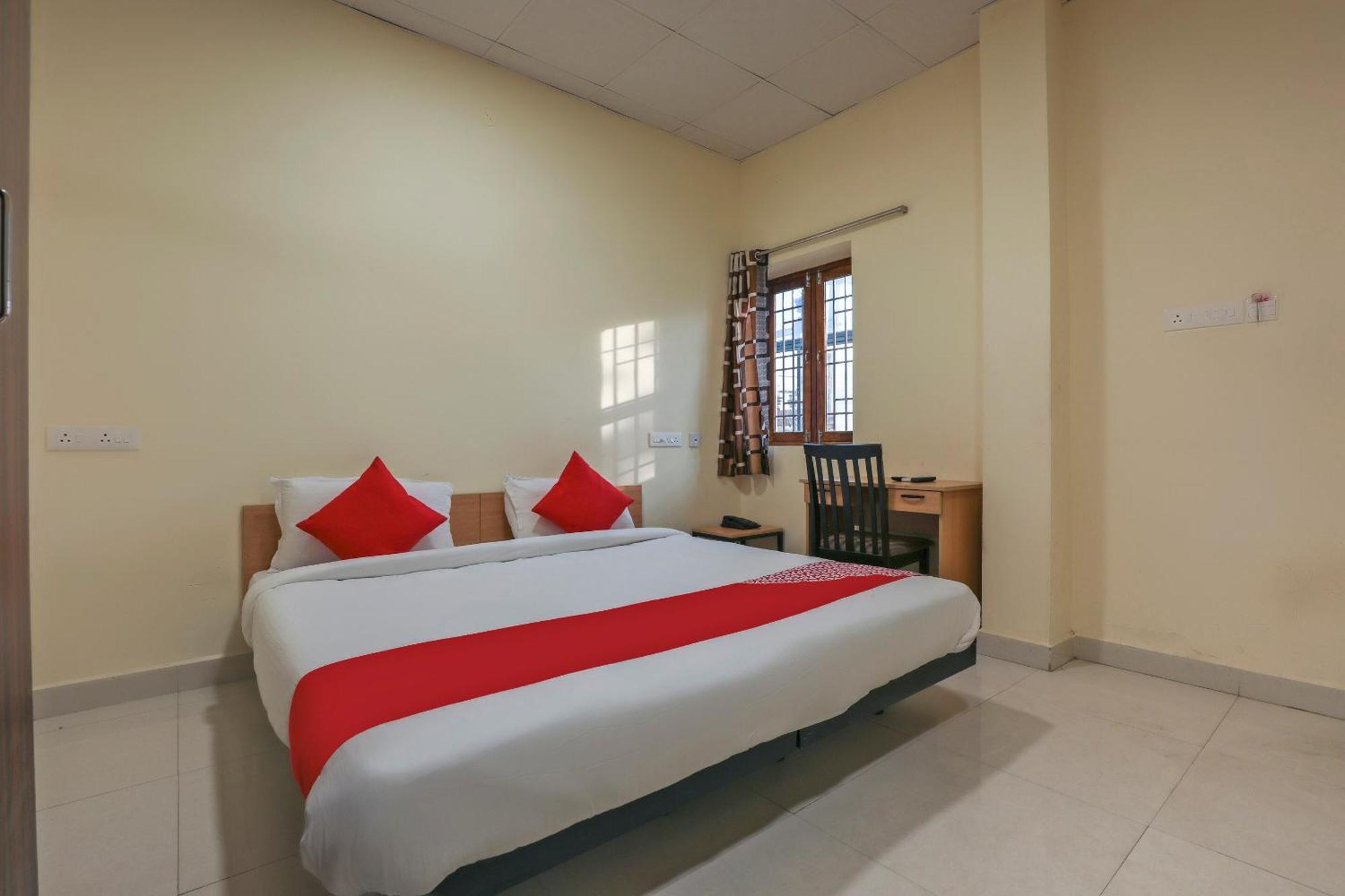 Hotel O Om Sakthi Hotel Пондичерри Экстерьер фото