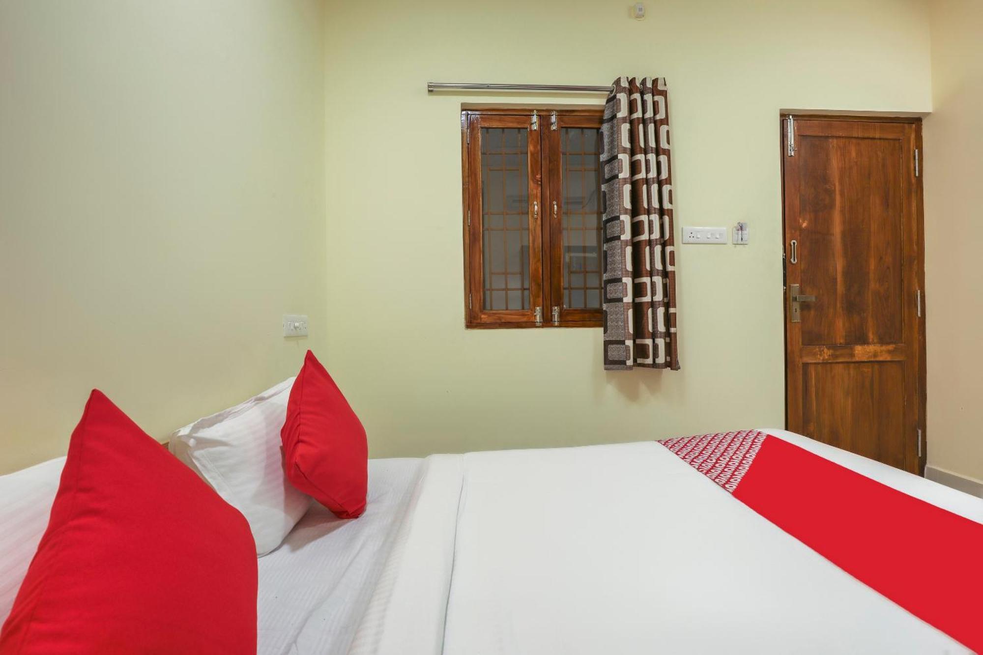 Hotel O Om Sakthi Hotel Пондичерри Экстерьер фото