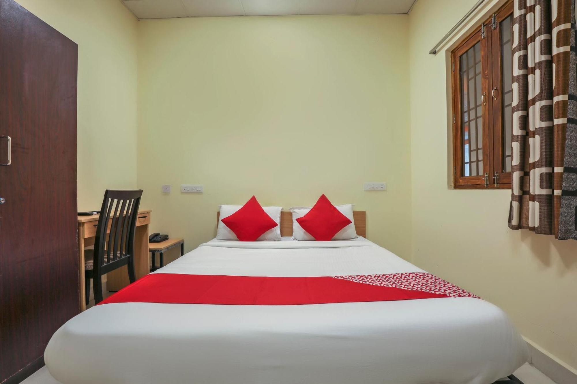 Hotel O Om Sakthi Hotel Пондичерри Экстерьер фото